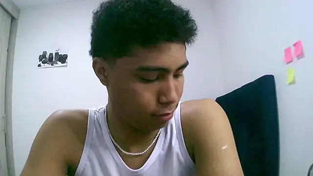 Snapshot of sexy_diamante_ chatting on 02/21/26, 01:28 sexy diamante online show from 02/21/26, 01:28