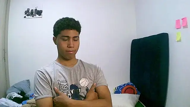 Snapshot of sexy_diamante_ chatting on 02/23/26, 04:32 sexy diamante online show from 02/23/26, 04:32