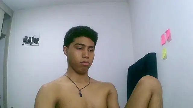 Snapshot of sexy_diamante_ chatting on 03/03/26, 01:56 sexy diamante online show from 03/03/26, 01:56