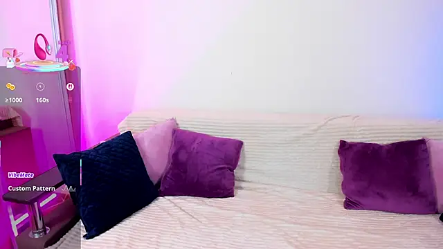 Snapshot of MelodyHudson chatting on 10/25/25, 08:22 MelodyHudson online show from 10/25/25, 08:22