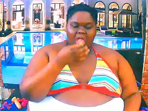 Snapshot of EbonyHotBuns chatting on 07/17/26, 11:28 EbonyHotBuns online show from 07/17/26, 11:28