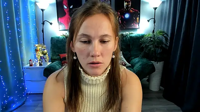 Snapshot of MichelleOrtis chatting on 12/17/25, 01:28 MichelleOrtis online show from 12/17/25, 01:28