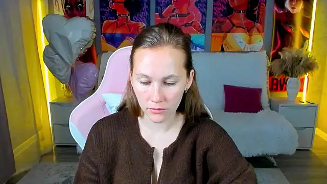 Snapshot of MichelleOrtis chatting on 03/15/26, 01:33 MichelleOrtis online show from 03/15/26, 01:33