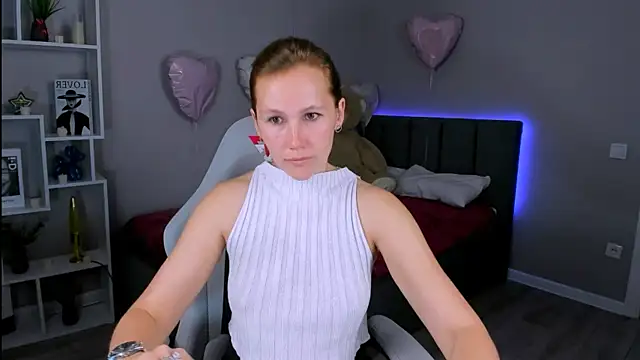 Snapshot of MichelleOrtis chatting on 03/25/26, 08:20 MichelleOrtis online show from 03/25/26, 08:20