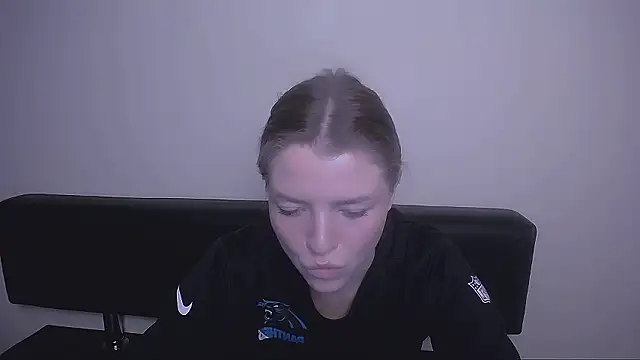 MissOliviaa  online show from 12/03/24, 05:55