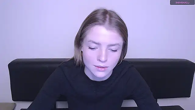 MissOliviaa  online show from 12/15/24, 11:12