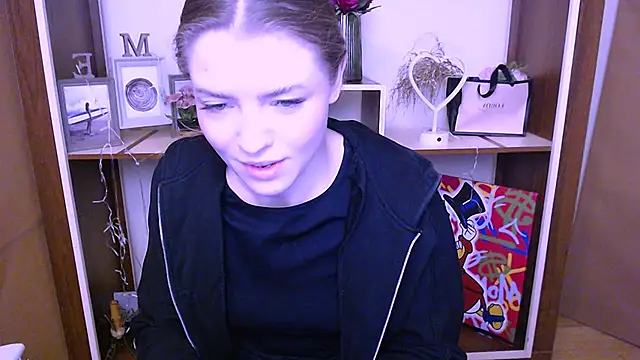 MissOliviaa  online show from 12/24/24, 10:55