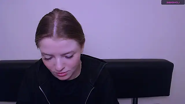 MissOliviaa  online show from 12/27/24, 08:02