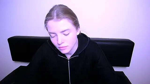 MissOliviaa  online show from 01/31/25, 02:49