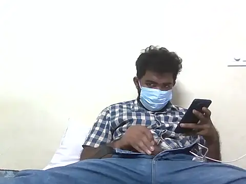 Snapshot of nick05inch chatting on 10/17/25, 01:25 nick05inch online show from 10/17/25, 01:25