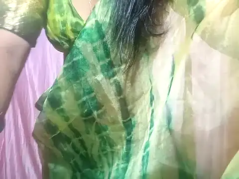 Snapshot of poojaxxx65 chatting on 02/26/25, 05:39 poojaxxx65 online show from 02/26/25, 05:39