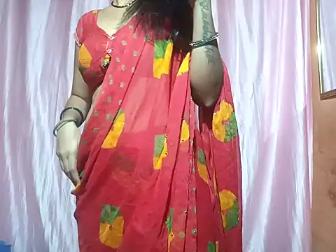 Snapshot of poojaxxx65 chatting on 03/05/25, 09:05 poojaxxx65 online show from 03/05/25, 09:05