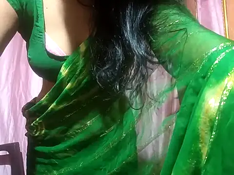 Snapshot of poojaxxx65 chatting on 03/11/25, 09:34 poojaxxx65 online show from 03/11/25, 09:34