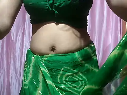 Snapshot of poojaxxx65 chatting on 03/17/25, 11:21 poojaxxx65 online show from 03/17/25, 11:21