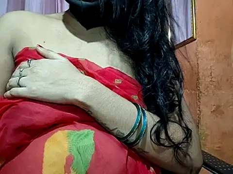 Snapshot of poojaxxx65 chatting on 09/17/25, 11:23 poojaxxx65 online show from 09/17/25, 11:23