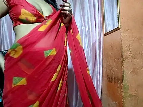 Snapshot of poojaxxx65 chatting on 10/10/25, 11:04 poojaxxx65 online show from 10/10/25, 11:04