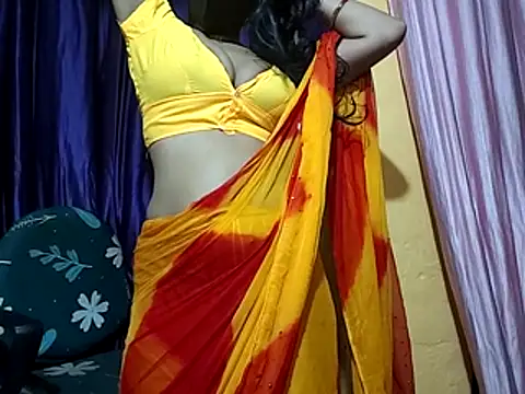 poojaxxx65 online show from 02/21/26, 12:11