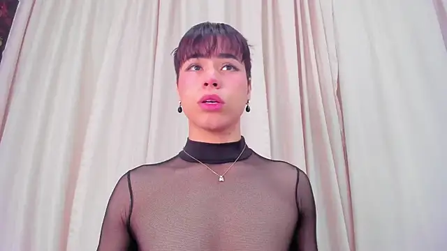 Snapshot of Little_michell chatting on 01/11/25, 12:29 Little michell online show from 01/11/25, 12:29