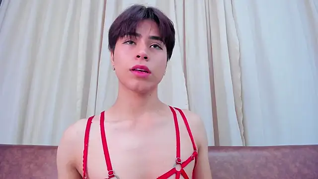 Snapshot of Little_michell chatting on 01/22/25, 01:42 Little michell online show from 01/22/25, 01:42