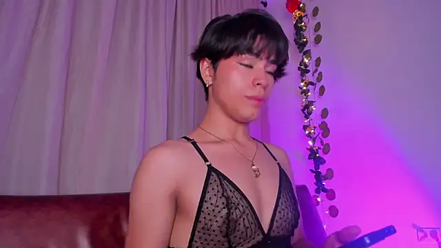 Snapshot of Little_michell chatting on 09/20/25, 04:35 Little michell online show from 09/20/25, 04:35