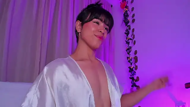 Snapshot of Little_michell chatting on 10/07/25, 02:09 Little michell online show from 10/07/25, 02:09