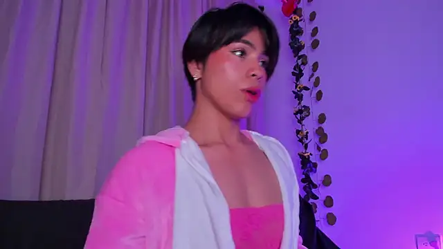 Snapshot of Little_michell chatting on 10/11/25, 03:39 Little michell online show from 10/11/25, 03:39