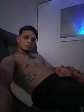 Snapshot of ArturoDelgado1 chatting on 03/20/26, 03:55 ArturoDelgado1 online show from 03/20/26, 03:55