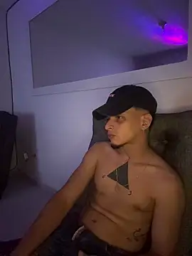 Snapshot of ArturoDelgado1 chatting on 03/28/26, 04:23 ArturoDelgado1 online show from 03/28/26, 04:23