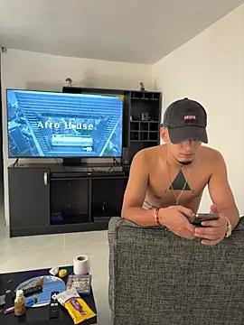 Snapshot of ArturoDelgado1 chatting on 03/28/26, 04:28 ArturoDelgado1 online show from 03/28/26, 04:28