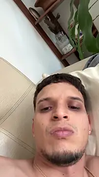 Snapshot of ArturoDelgado1 chatting on 04/16/26, 05:25 ArturoDelgado1 online show from 04/16/26, 05:25