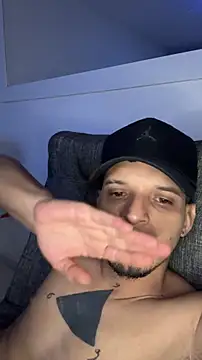 Snapshot of ArturoDelgado1 chatting on 04/20/26, 01:30 ArturoDelgado1 online show from 04/20/26, 01:30