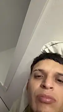 Snapshot of ArturoDelgado1 chatting on 04/24/26, 11:40 ArturoDelgado1 online show from 04/24/26, 11:40