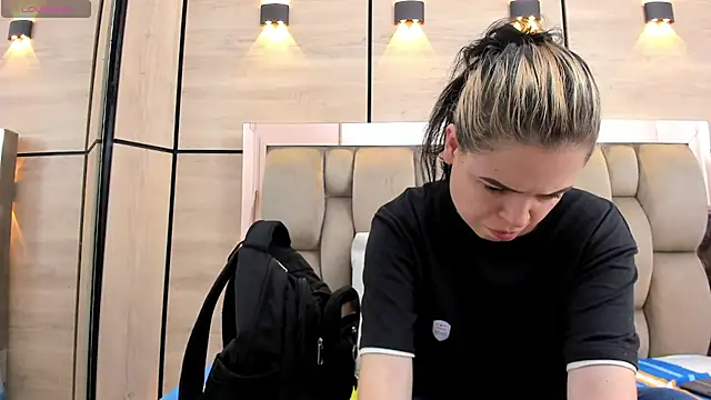 dorothy vegga online show from 12/19/25, 03:46