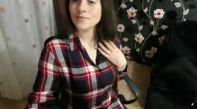 Snapshot of SweetBabyGirl212 chatting on 01/02/25, 04:02 SweetBabyGirl212 online show from 01/02/25, 04:02