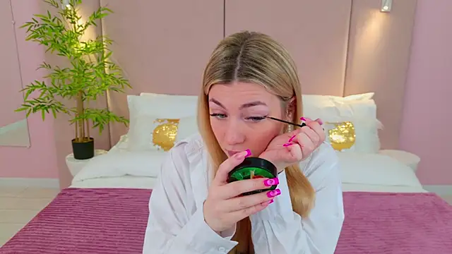 HelenaMorgan online show from 03/11/25, 03:37