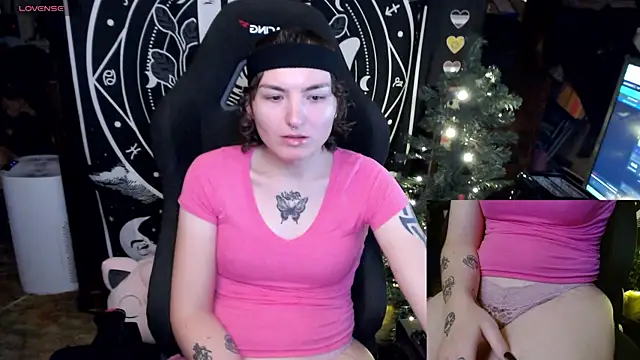 BrandiWRLD 999 online show from 12/23/24, 06:05