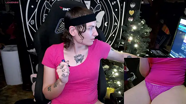 BrandiWRLD 999 online show from 12/25/24, 07:02