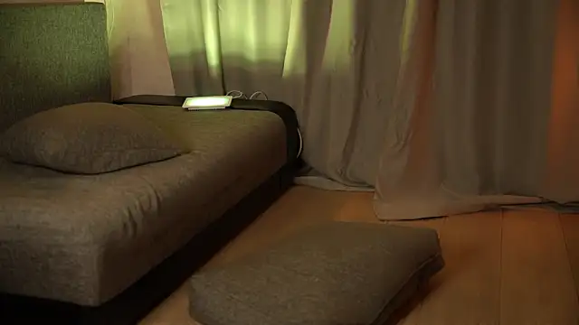 elisa moon online show from 12/05/24, 06:11