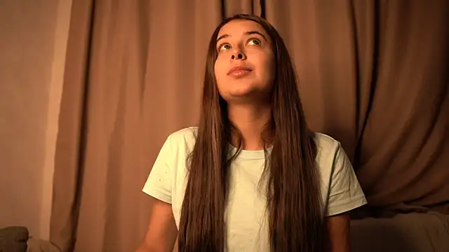 elisa moon online show from 10/05/25, 04:38