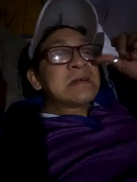 Snapshot of ardiente47 chatting on 10/12/25, 12:42 ardiente47 online show from 10/12/25, 12:42