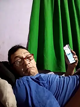 ardiente47 online show from 11/15/25, 02:53