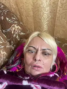 Snapshot of Gardener_of_Illusions chatting on 01/29/25, 07:25 Gardener of Illusions online show from 01/29/25, 07:25