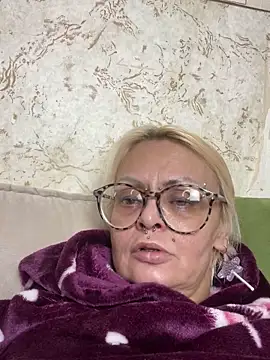 Snapshot of Gardener_of_Illusions chatting on 02/06/25, 02:37 Gardener of Illusions online show from 02/06/25, 02:37