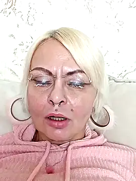 Snapshot of Gardener_of_Illusions chatting on 02/10/25, 06:09 Gardener of Illusions online show from 02/10/25, 06:09