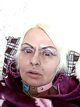 Snapshot of Gardener_of_Illusions chatting on 02/15/25, 04:56 Gardener of Illusions online show from 02/15/25, 04:56