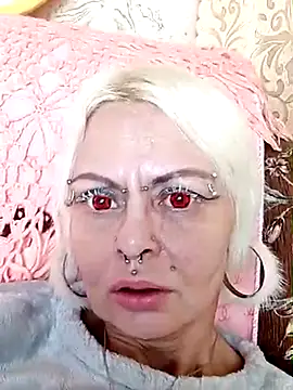 Snapshot of Gardener_of_Illusions chatting on 02/18/25, 02:38 Gardener of Illusions online show from 02/18/25, 02:38