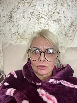 Snapshot of Gardener_of_Illusions chatting on 02/25/25, 03:31 Gardener of Illusions online show from 02/25/25, 03:31