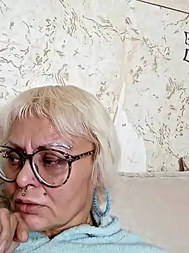 Snapshot of Gardener_of_Illusions chatting on 03/06/25, 01:03 Gardener of Illusions online show from 03/06/25, 01:03