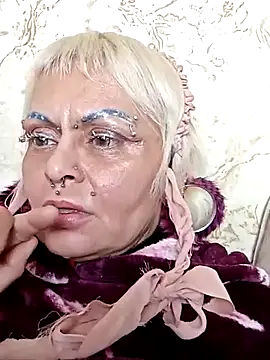 Snapshot of Gardener_of_Illusions chatting on 03/08/25, 07:31 Gardener of Illusions online show from 03/08/25, 07:31