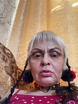 Snapshot of Gardener_of_Illusions chatting on 03/11/25, 04:32 Gardener of Illusions online show from 03/11/25, 04:32